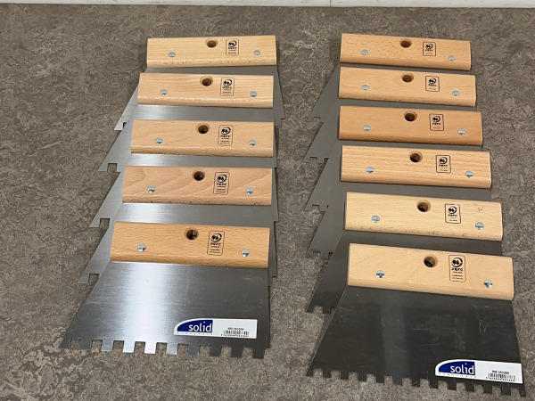 Solid Mondelin tegelzettersgereedschap set 30-delig – foto 2 – kavel bij XL Auctions
