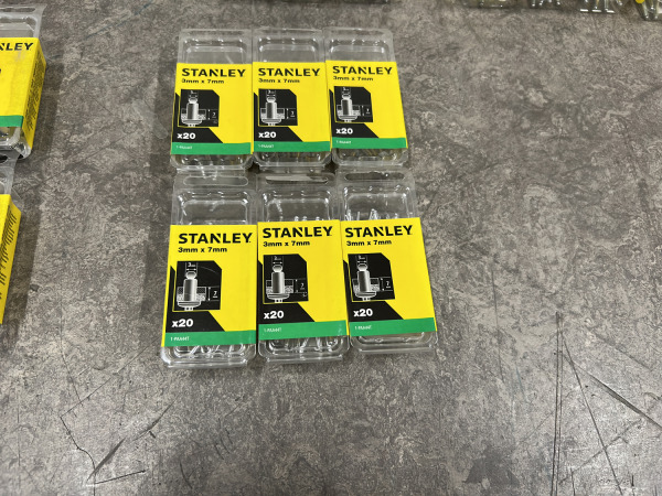Stanley popnagels- en sluitringen set 89-delig – foto 7 – kavel bij XL Auctions