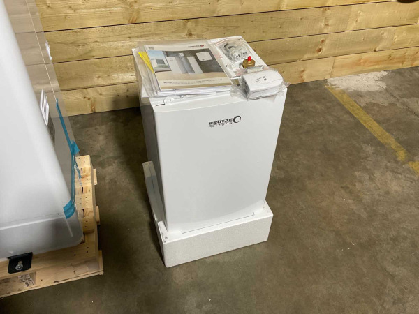lucht/water-warmtepomp 8kW BLW Mono – foto 6 – kavel bij XL Auctions