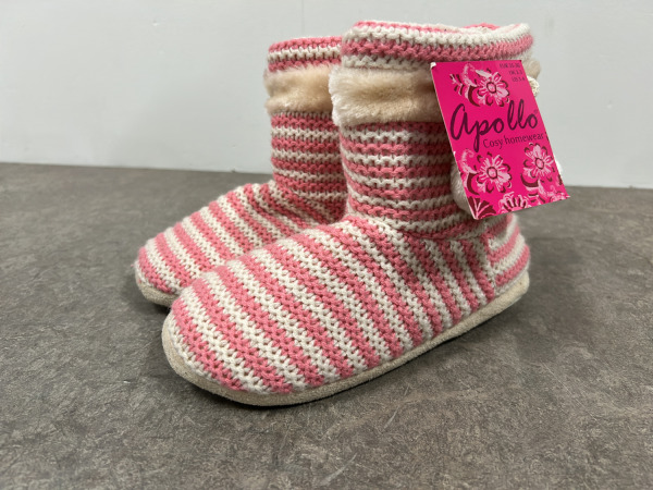 kinderlaarsjes set 4-delig – foto 6 – kavel bij XL Auctions