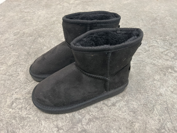 Apollo kinder laarsjes/pantoffels set 4-delig – foto 2 – kavel bij XL Auctions