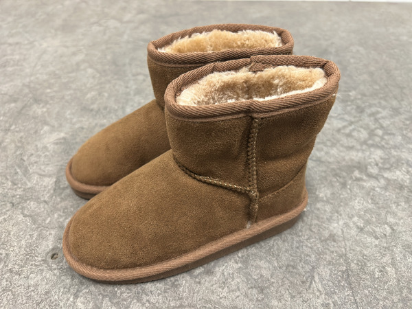 Apollo kinder laarsjes/pantoffels set 4-delig – foto 5 – kavel bij XL Auctions