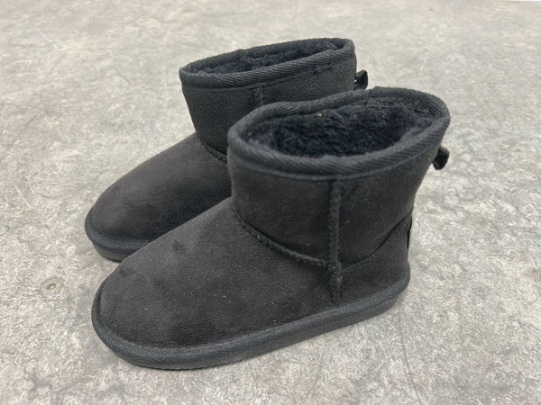 Apollo kinder laarsjes/pantoffels set 4-delig – foto 8 – kavel bij XL Auctions
