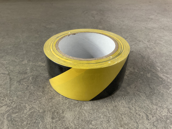 36x Deltafix PVC vloermarkeringstape zwartgeel 50mm x 33m – foto 4 – kavel bij XL Auctions