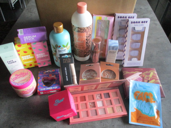 Box 1 met 20 verzorgingsprodukten – kavel bij XL Auctions