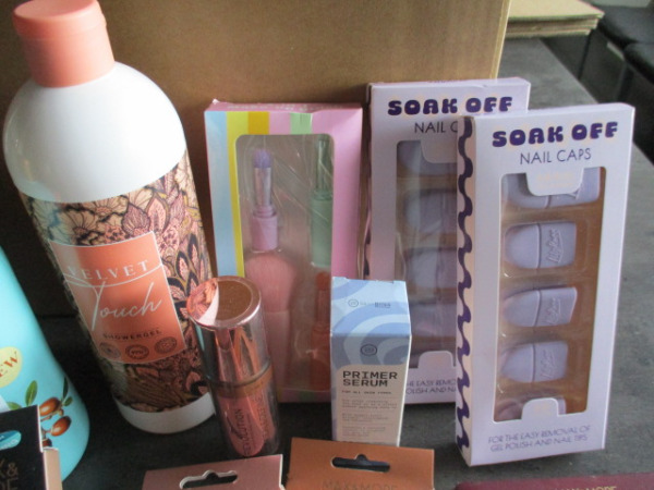 Box 1 met 20 verzorgingsprodukten – foto 2 – kavel bij XL Auctions