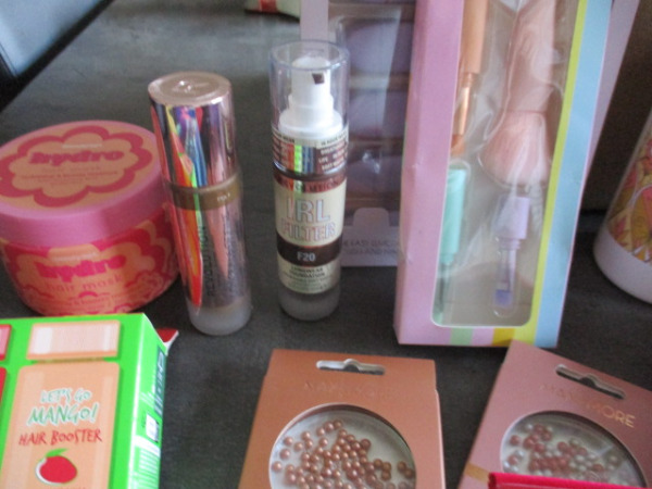 Box 2 met 20 verzorgingsprodukten – foto 2 – kavel bij XL Auctions