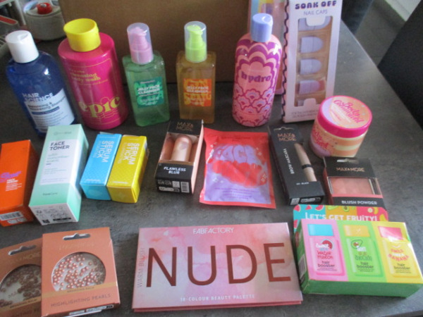 Box 3 met 20 verzorgingsprodukten – kavel bij XL Auctions