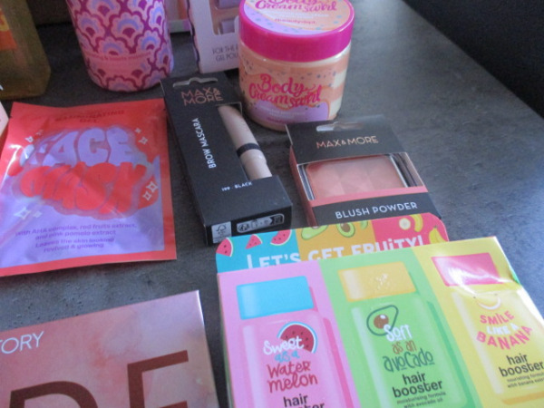Box 3 met 20 verzorgingsprodukten – foto 4 – kavel bij XL Auctions