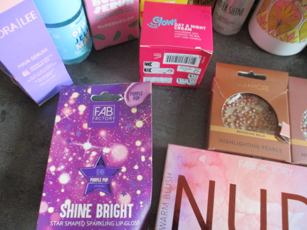 Box 4 met 20 verzorgingsprodukten – foto 6 – kavel bij XL Auctions