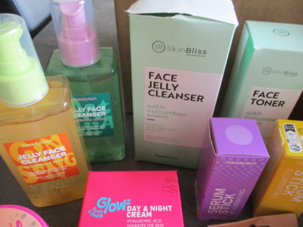 Box 6 met 20 verzorgingsprodukten – foto 2 – kavel bij XL Auctions
