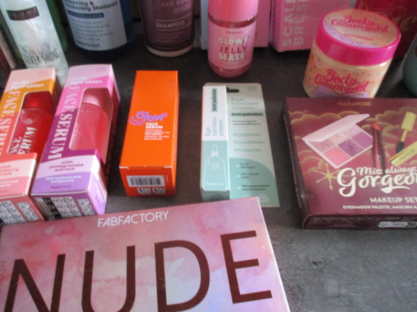 Box 5 met 20 verzorgingsprodukten – foto 5 – kavel bij XL Auctions