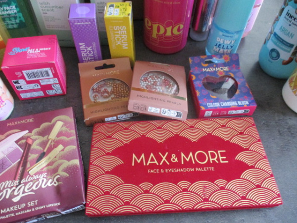 Box 6 met 20 verzorgingsprodukten – foto 5 – kavel bij XL Auctions