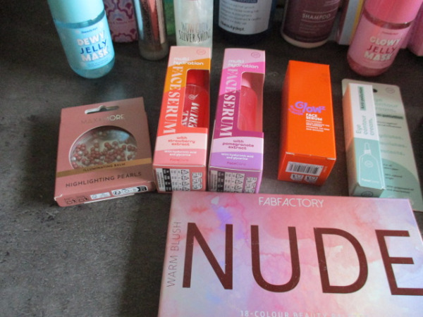 Box 5 met 20 verzorgingsprodukten – foto 6 – kavel bij XL Auctions