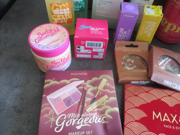 Box 6 met 20 verzorgingsprodukten – foto 6 – kavel bij XL Auctions