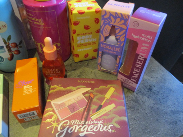 Box 9 met 20 verzorgingsprodukten – foto 5 – kavel bij XL Auctions