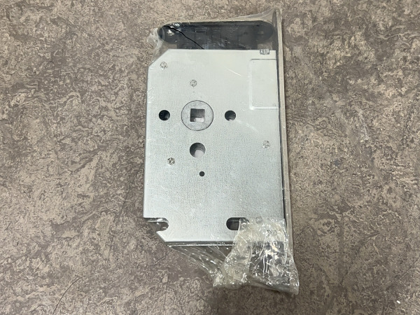 10x Intersteel magneetslot RVS afgerond 174x20mm – foto 3 – kavel bij XL Auctions
