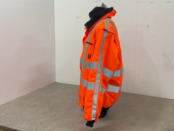 Mascot pilotjas maat 2XL Innsbruck oranje – foto 4 – kavel bij XL Auctions