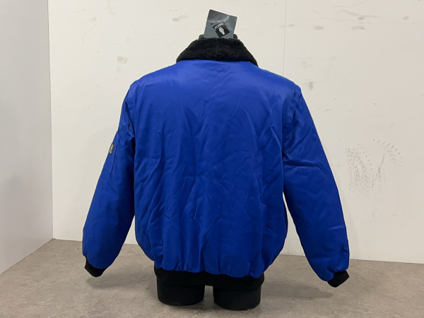 Mascot pilotenjas maat XL Innsbruck blauw – foto 5 – kavel bij XL Auctions
