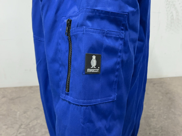Mascot pilotenjas maat XL Innsbruck blauw – foto 6 – kavel bij XL Auctions