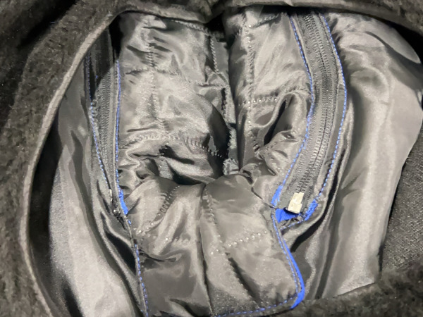 Mascot pilotenjas maat XL Innsbruck blauw – foto 8 – kavel bij XL Auctions