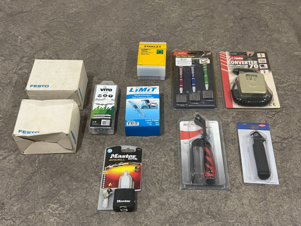 Handgereedschap-en/toebehoren set 10-delig – kavel bij XL Auctions