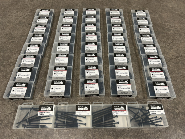 Blackline spaanplaatschroef zwart met snijpunt set 44-delig – kavel bij XL Auctions
