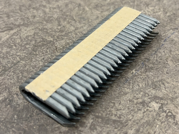 2x Dutack krammen verzinkt 33mm 2700-pack Serie 900 – foto 3 – kavel bij XL Auctions