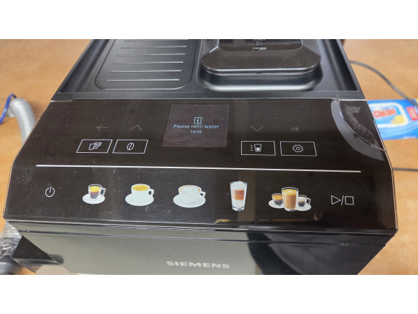 Siemens EQ500 integral Volautomatische koffiemachine(Schade) – foto 9 – kavel bij XL Auctions