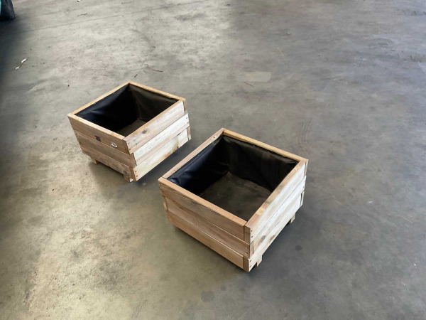 2x Garlux bloembak geïmpregneerd vuren - 40x40x28cm – foto 7 – kavel bij XL Auctions