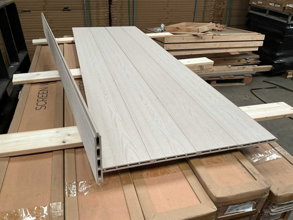 25x Composiet tuinplank mes-en groef houtlook 180x14x1,6cm – kavel bij XL Auctions