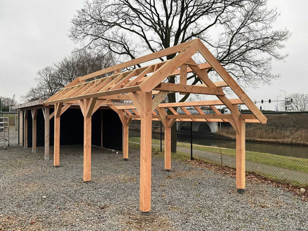 Traditionele Douglas kapschuur 940x360x325 cm – foto 15 – kavel bij XL Auctions