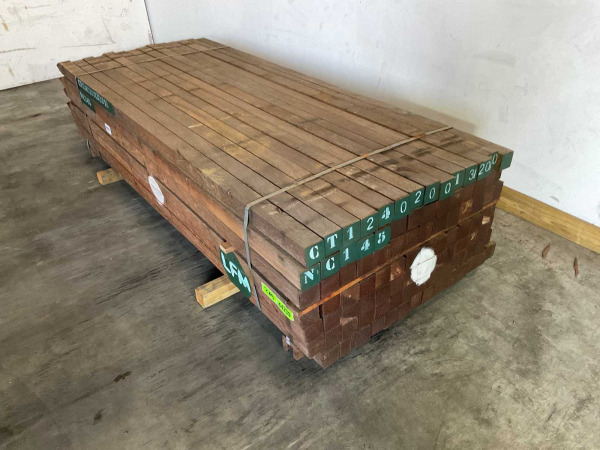 160x Azobé hardhouten tuinpaal gepunt 275x7x7cm – foto 5 – kavel bij XL Auctions