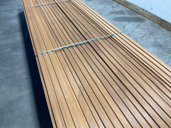 25x ThermoWood Ayous Rib3 gevelbekleding 420x14x1,7cm – foto 9 – kavel bij XL Auctions