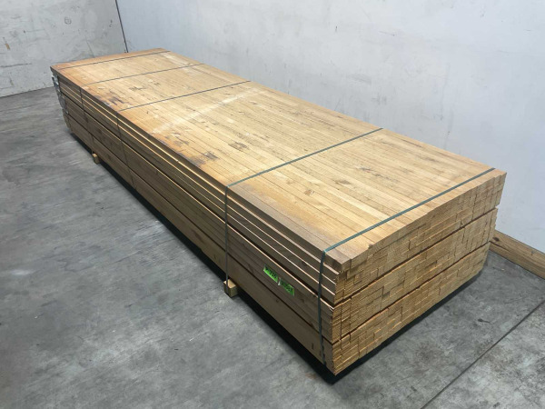 100x Grenen balk geschaafd 360x4,5x4,5cm – kavel bij XL Auctions