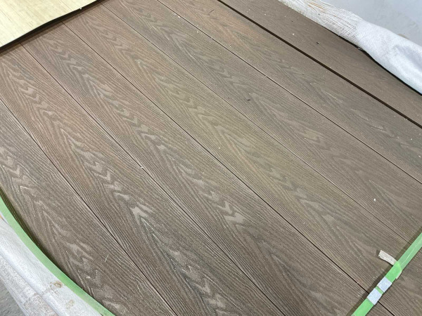 15x Composiet plank 2,3x14,5x420cm bruin – foto 4 – kavel bij XL Auctions