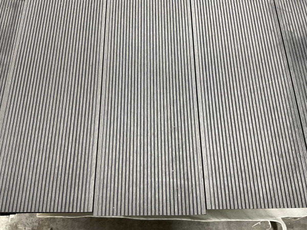 15x Bamdura composiet vlonderplank Lava 360x14,6x2,5cm – foto 7 – kavel bij XL Auctions