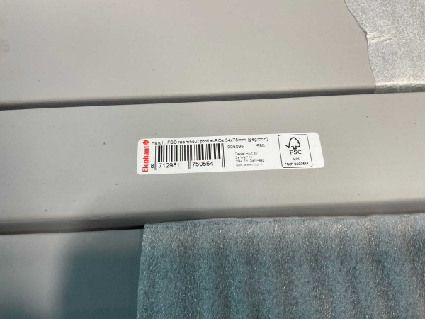 10x Hardhouten raamhout profiel-RO - 590x7,8x5,4cm – foto 4 – kavel bij XL Auctions