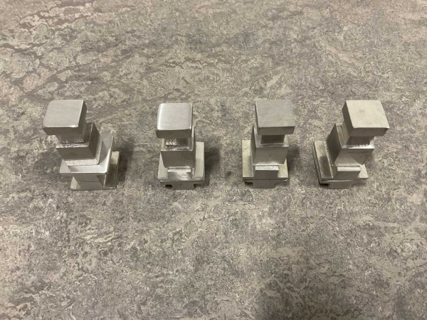 4x Beaux haak voor radiator vierkant 2x2x6cm Rodez rvs – foto 2 – kavel bij XL Auctions