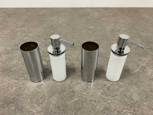 2x Beaux zeepdispenser staand 150ml Ulis chroom – foto 2 – kavel bij XL Auctions