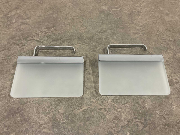 2x Beaux closetrolhouder met glazen planchet Ulis – foto 2 – kavel bij XL Auctions
