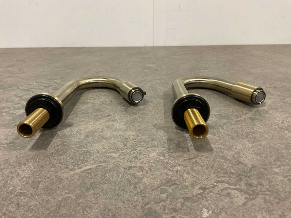 2x Alterna tapkraan staand model 19cm Piccolo brons – foto 2 – kavel bij XL Auctions