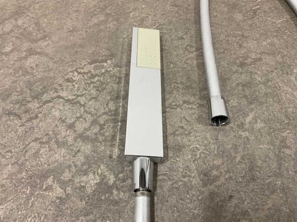 glijstangset met handdouche 95cm vierkant chroom – foto 2 – kavel bij XL Auctions