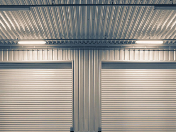 12x 60cm enkele LED TL T8 armaturen waterdicht – foto 8 – kavel bij XL Auctions