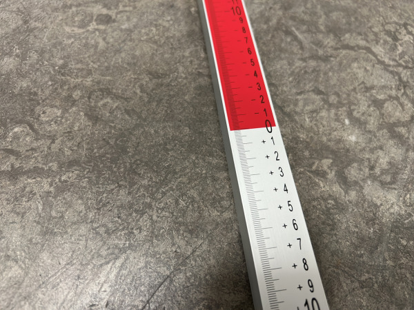 LevelFix aluminium lasermeetbaak 2,4m LB240 – foto 6 – kavel bij XL Auctions