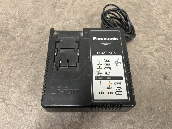 Panasonic 18V accu-slagmoersleutel set EY75A8LJ2G – foto 2 – kavel bij XL Auctions