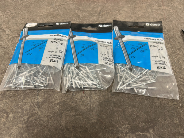 Handgereedschap en blindklinknagel set 13-delig – foto 3 – kavel bij XL Auctions