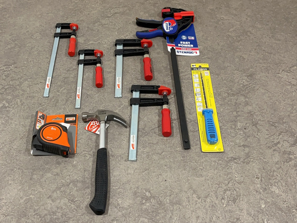 Handgereedschap en lijmklemmen set 8-delig – kavel bij XL Auctions