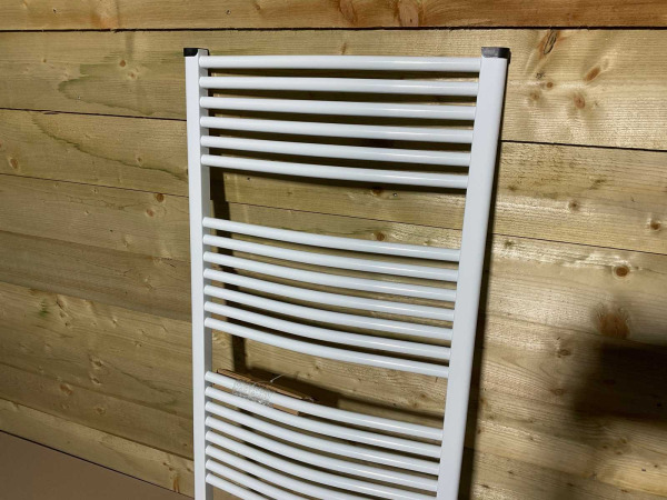 Beaux handdoekradiator licht gebogen 60x140cm Gap wit – foto 2 – kavel bij XL Auctions