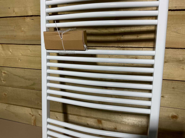 Beaux handdoekradiator licht gebogen 60x140cm Gap wit – foto 3 – kavel bij XL Auctions